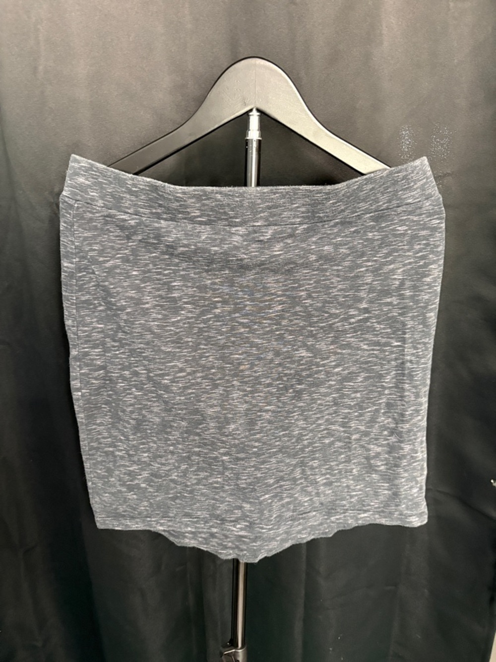 H&M Bundle of 3 Skirts Dark Grey, Burgundy, and Grey - Picture 4 of 9